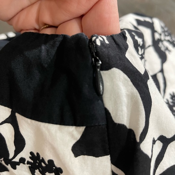 Ann Taylor LOFT Sleeveless Black and White Floral Dress Sz 2 - Picture 9 of 9